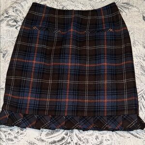 Like new ruffle hem CAbi wool blend pencil skirt